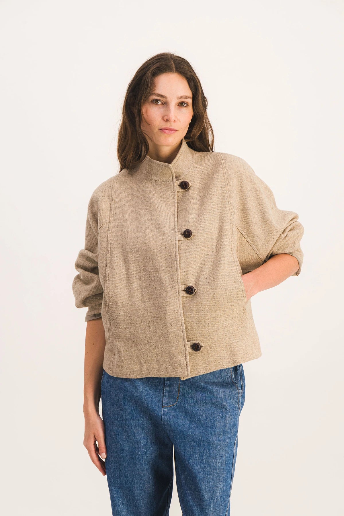 Blouson-court-laine-beige-eden-laine4.webp
