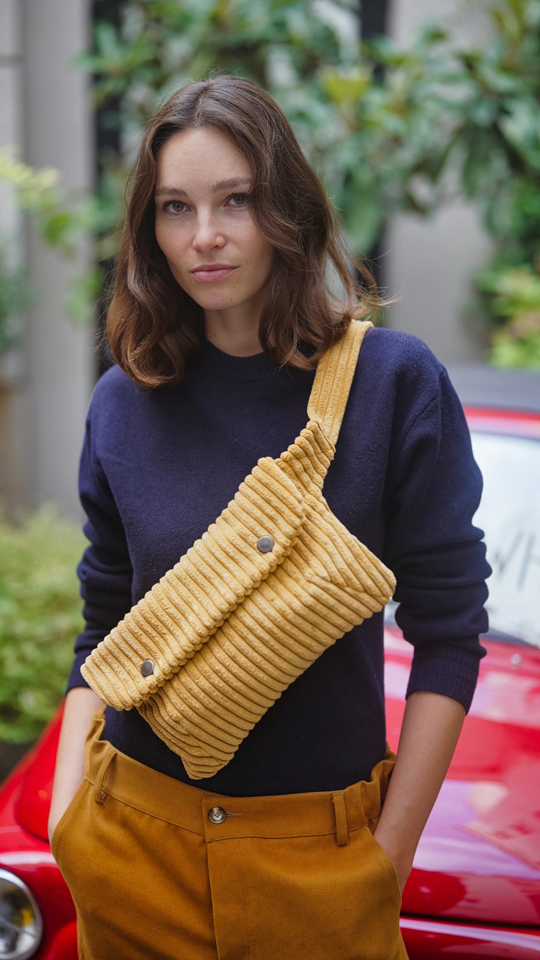 Merci_Paris_sac_banane_femme_velours_cotele_bronze.webp