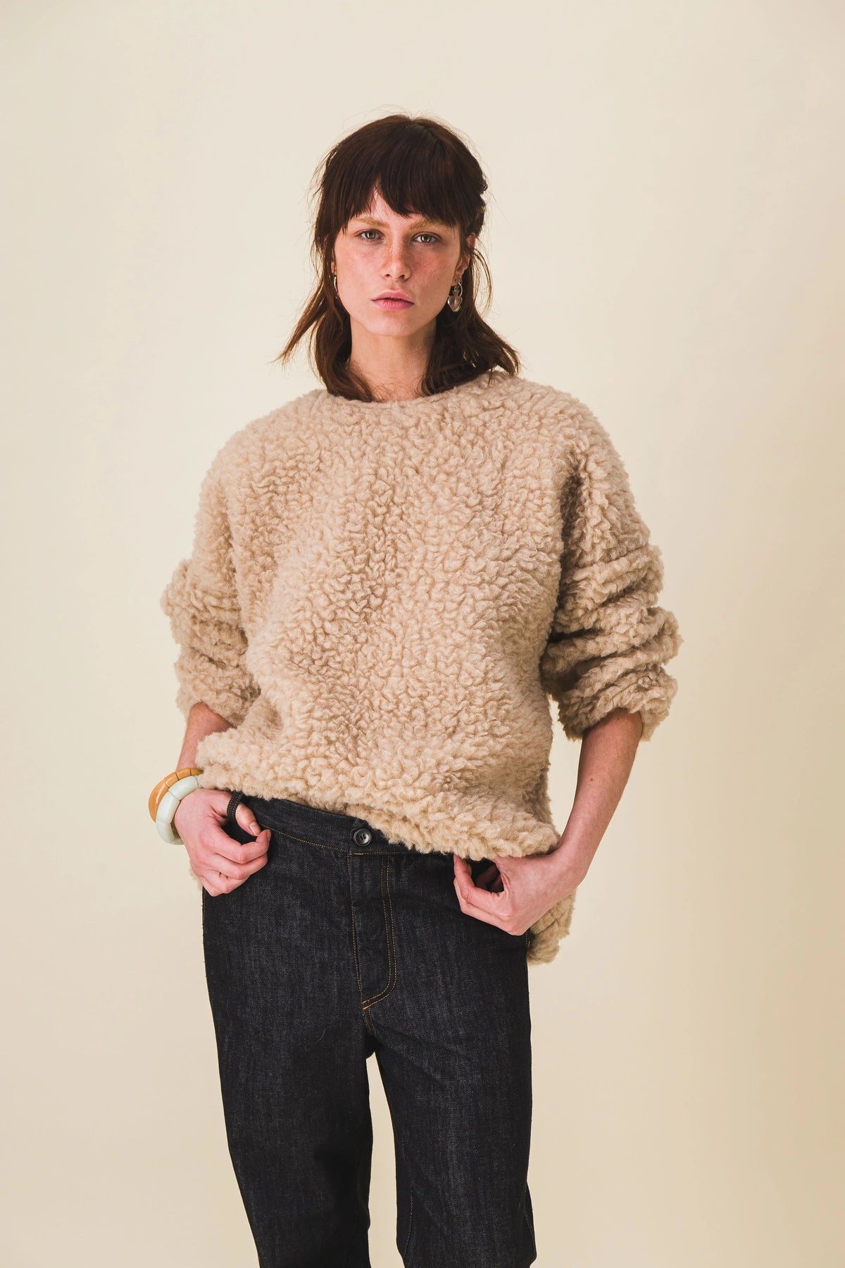 Pull-en-laine-moumoute-beige-abby_Ah25_9.webp