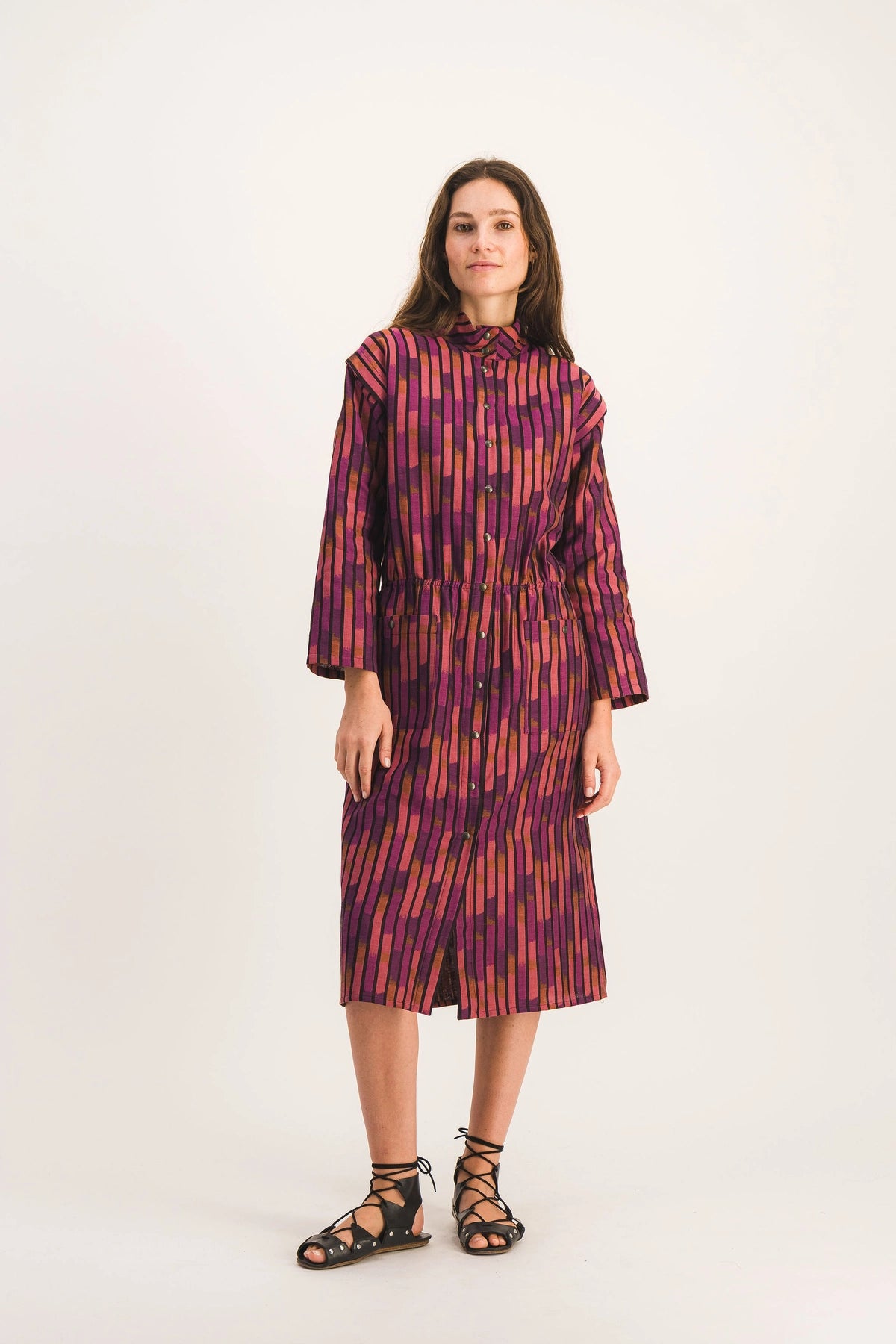 Robe-longue-motif-ikat-colore-ida-ikat1.webp