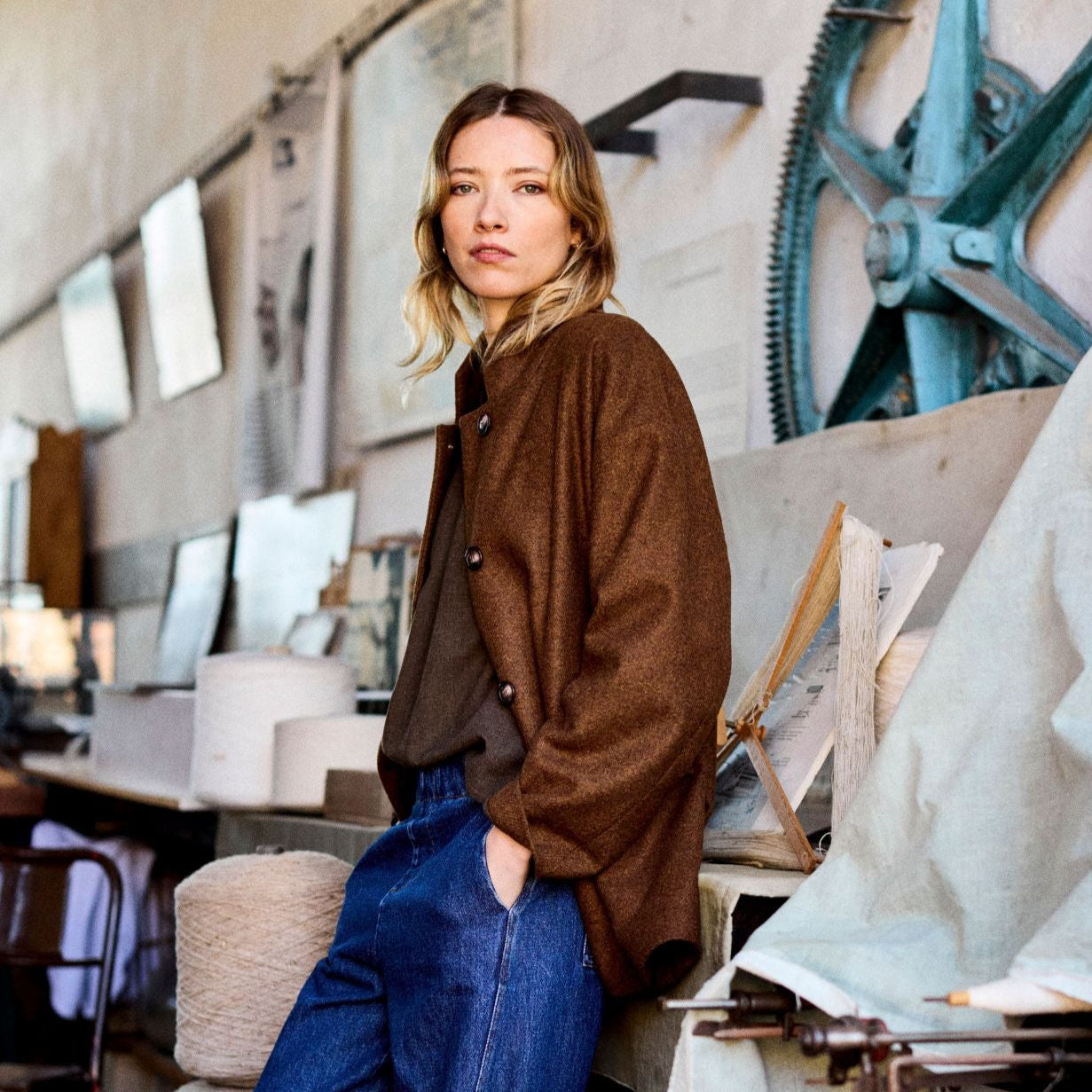 Veste_en_laine_marron_SIXSOEURS_AH_25.jpg